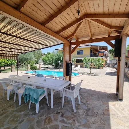 Casa vacanze Dei Santi, Taverna