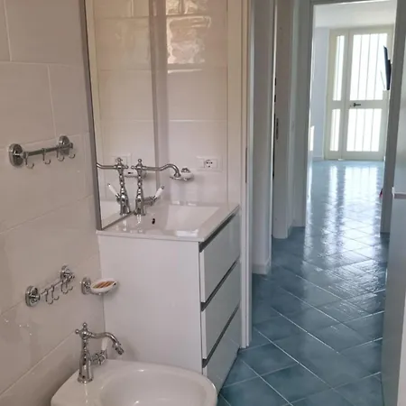 Dei Santi, Taverna Casa vacanze